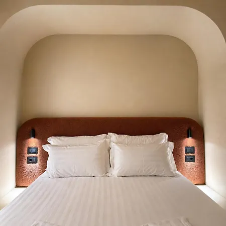 Luxuria Center