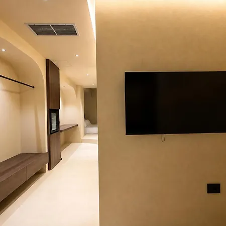 Luxuria Center *
