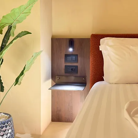 Luxuria Center *